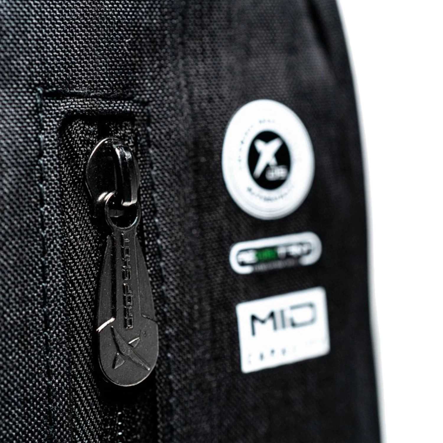 DROP SHOT ESSENTIAL 22 Backpack - Black, Red 3 DROP SHOT ESSENTIAL 22 Backpack - Black, Red - Image 3