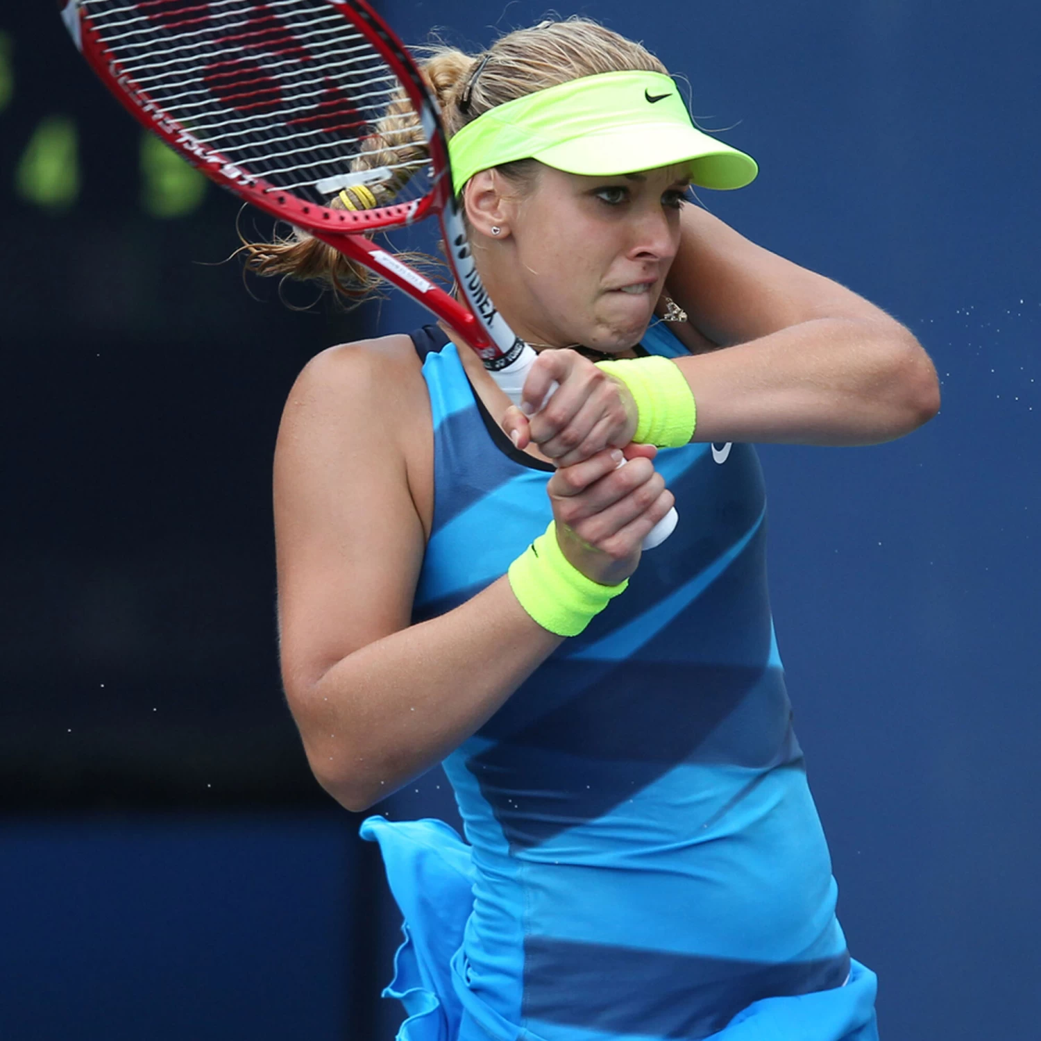 Nike Swoosh Doublewide Wristband 2 Pack - Lime, Black 2 Nike Swoosh Doublewide Wristband 2 Pack - Lime, Black - Image 2